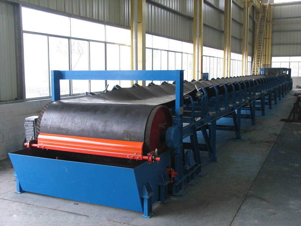帶式輸送機(jī) 帶式輸送機(jī)